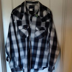Wrangler size large pearl snap shirt